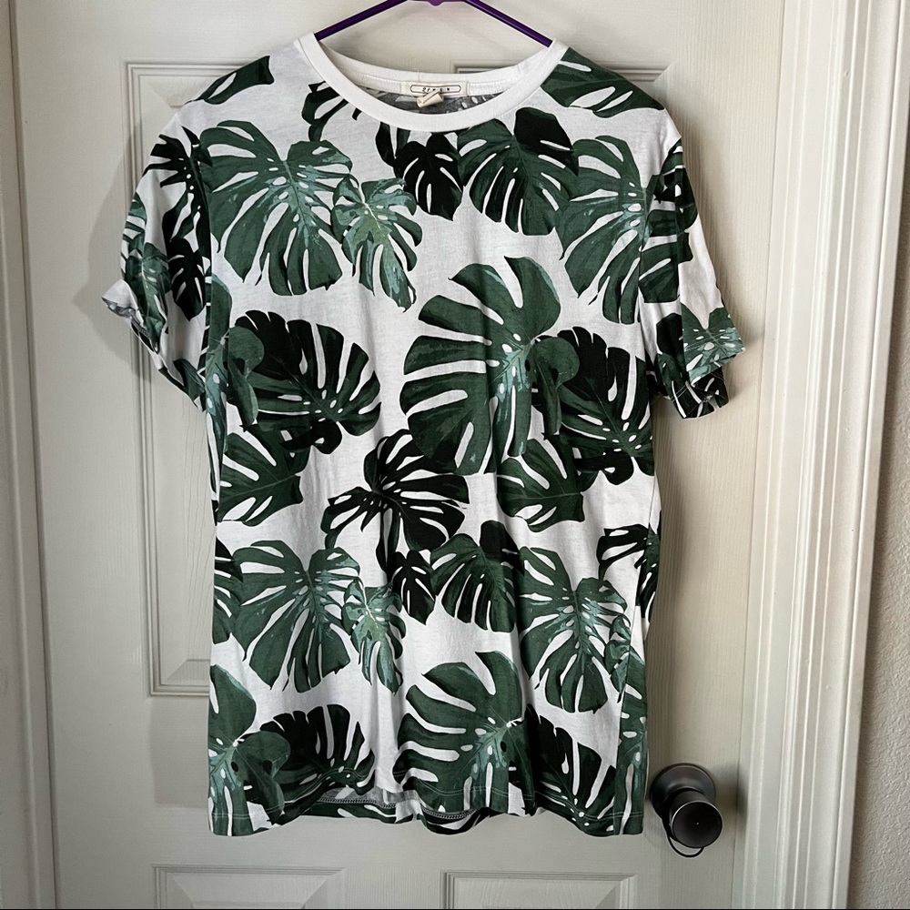 🚚MOVING & NEED GONE BY 6/30!! Monstera Shirt